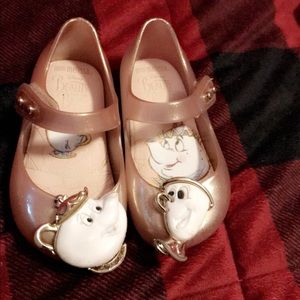 Meet your Posher, Nora